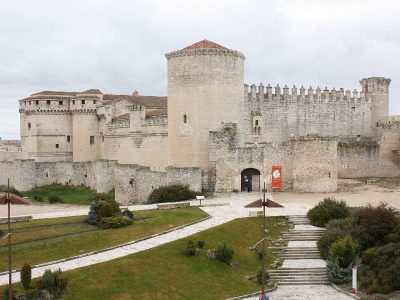 castillo-de-los-duques-de-alburquerque-2